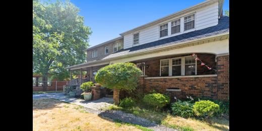Alexis Lodge Front Entrance